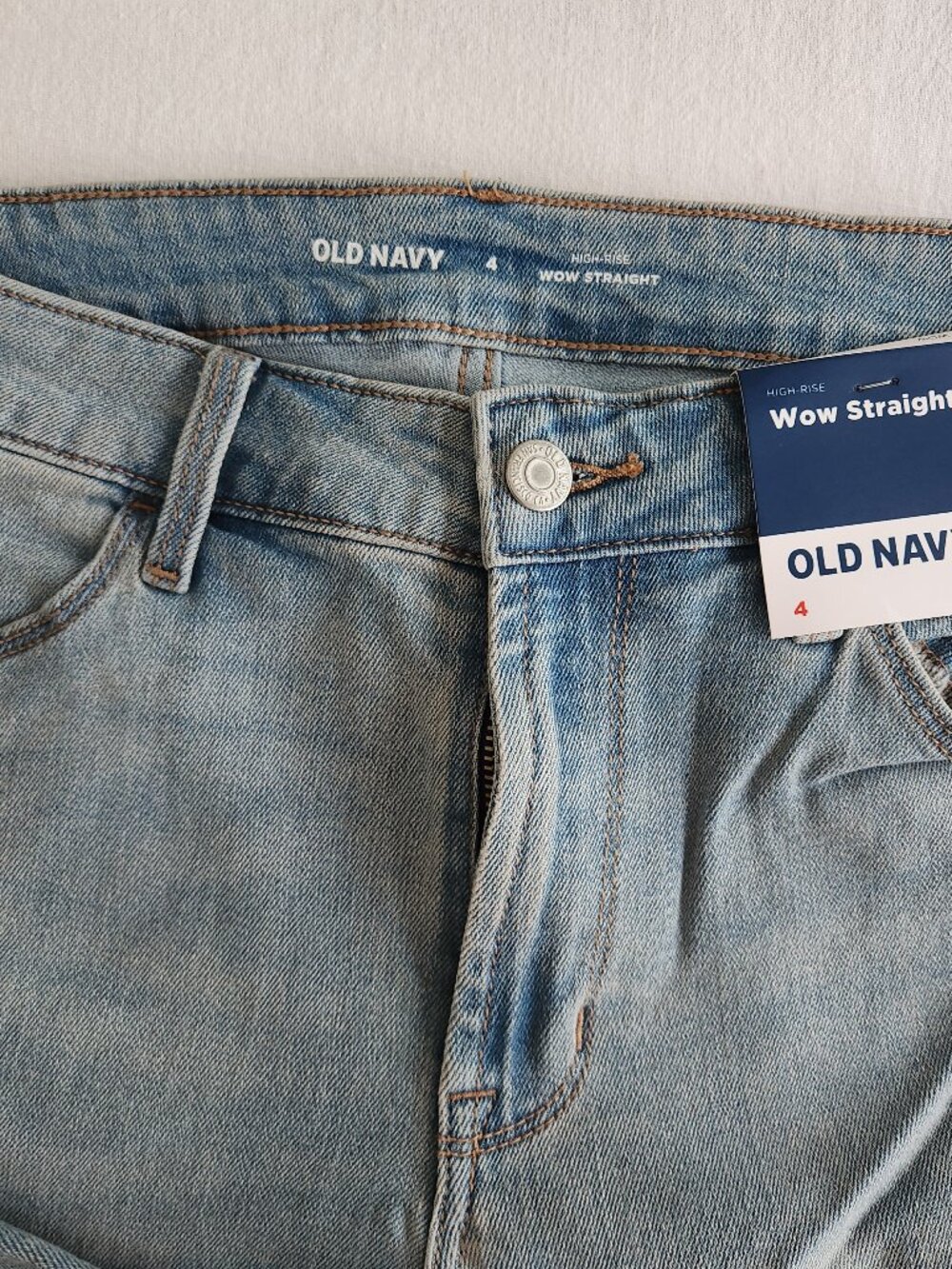 NWT - Old Navy High-Waisted Wow Straight Leg Jeans Size 4